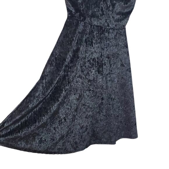 Belinda | Textured Patterned Soft Velour Fit and Flare V-Neck Dress - Picture 4 of 7